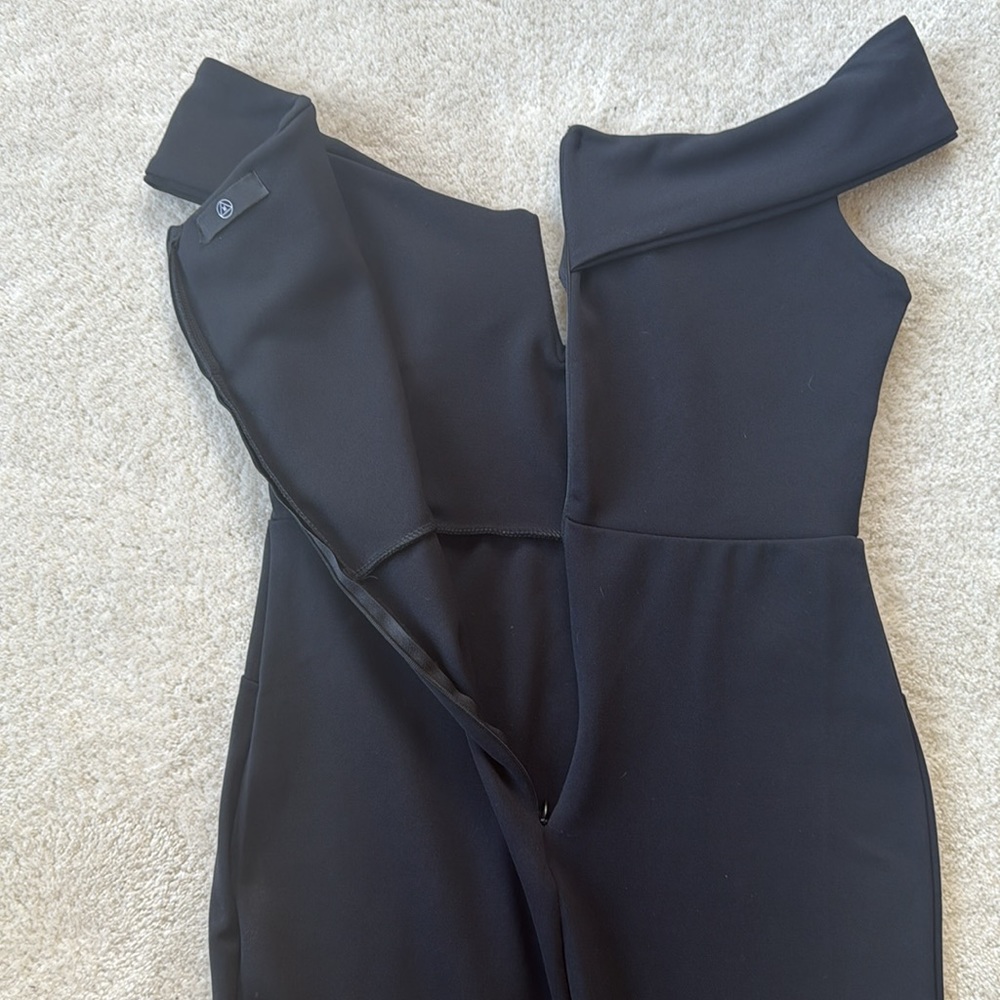 EUC Missguided Bardot Off-Shoulder Dress - Picture 9 of 9